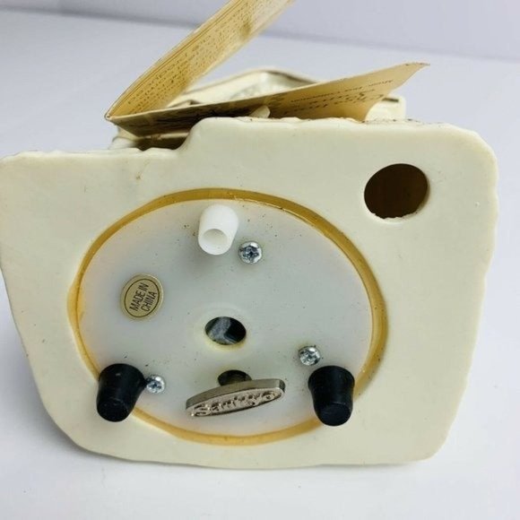 Chestnut Lane Music Box Wind Up Christmas Enameled Cream Home Fantasie Holiday - Picture 6 of 10